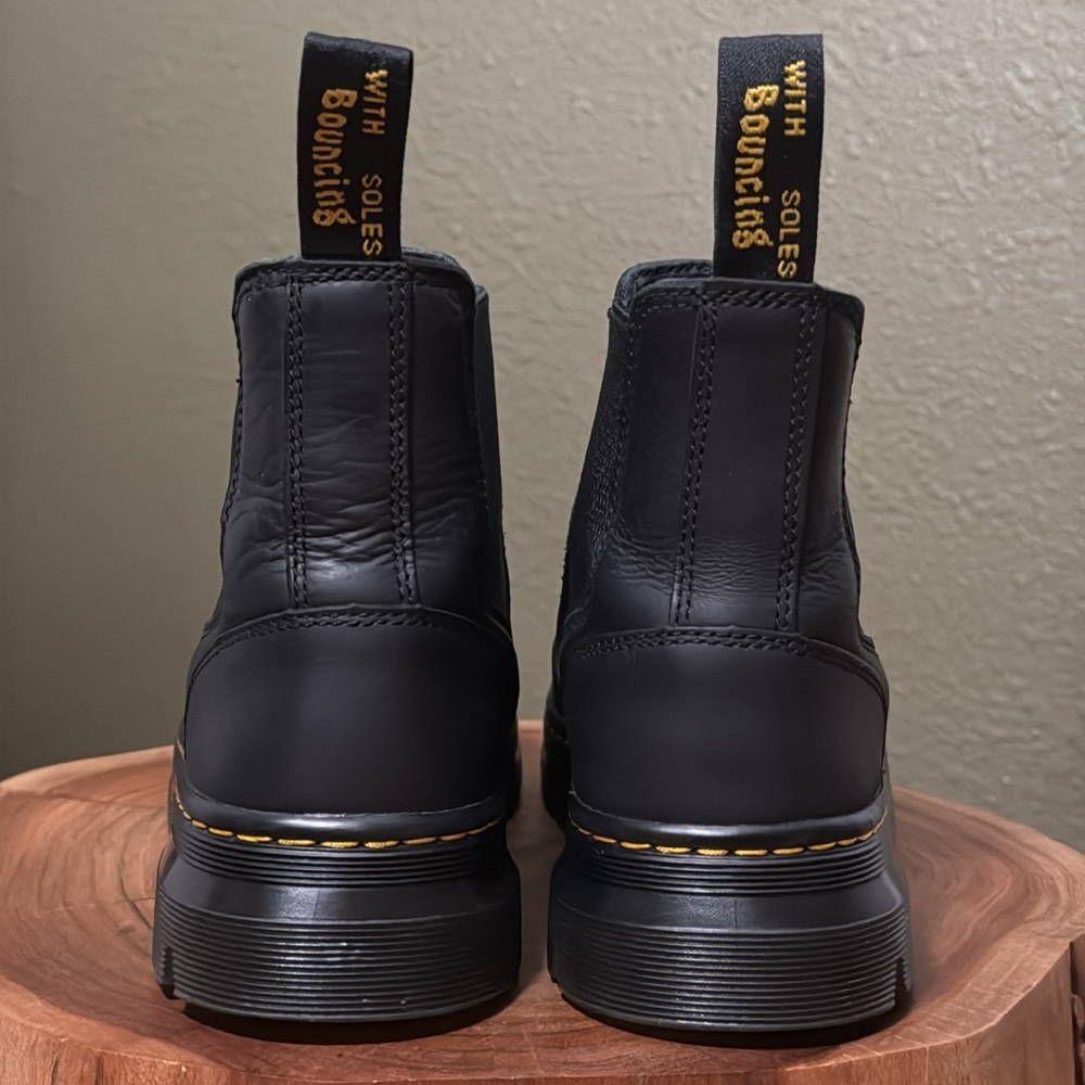 DR MARTENS EMBURY LEATHER CHESEA BOOTS - Picture 9 of 15